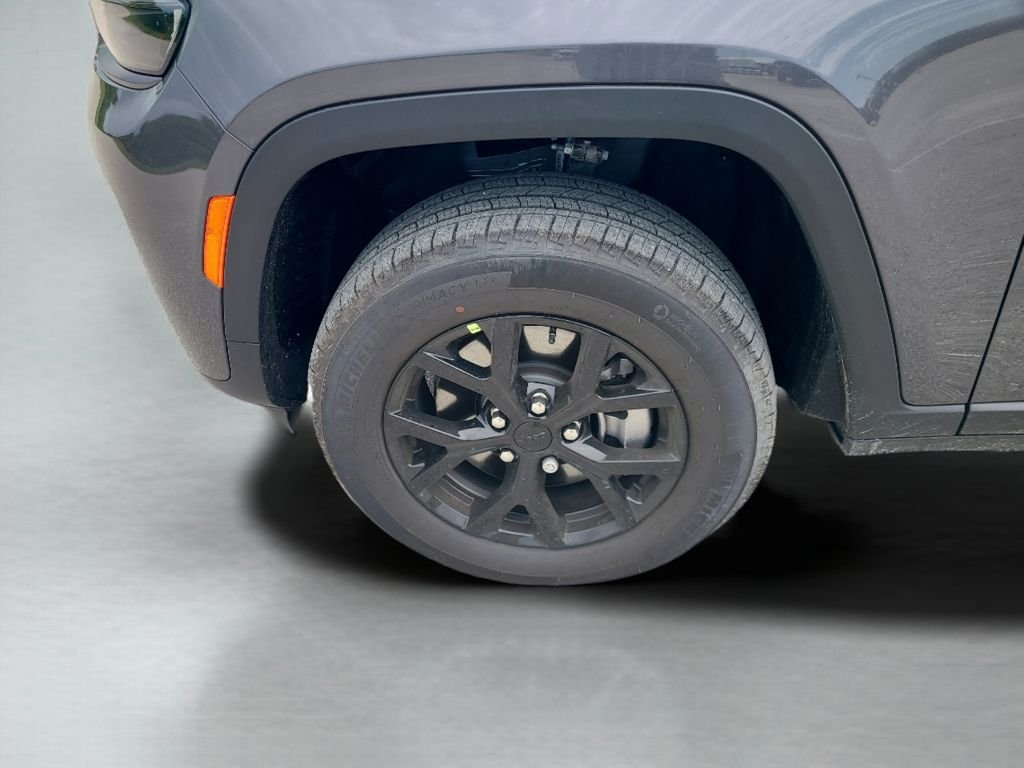 New 2026 Baltic Gray Metallic Clear-Coat Exterior Paint Jeep Laredo image 26
