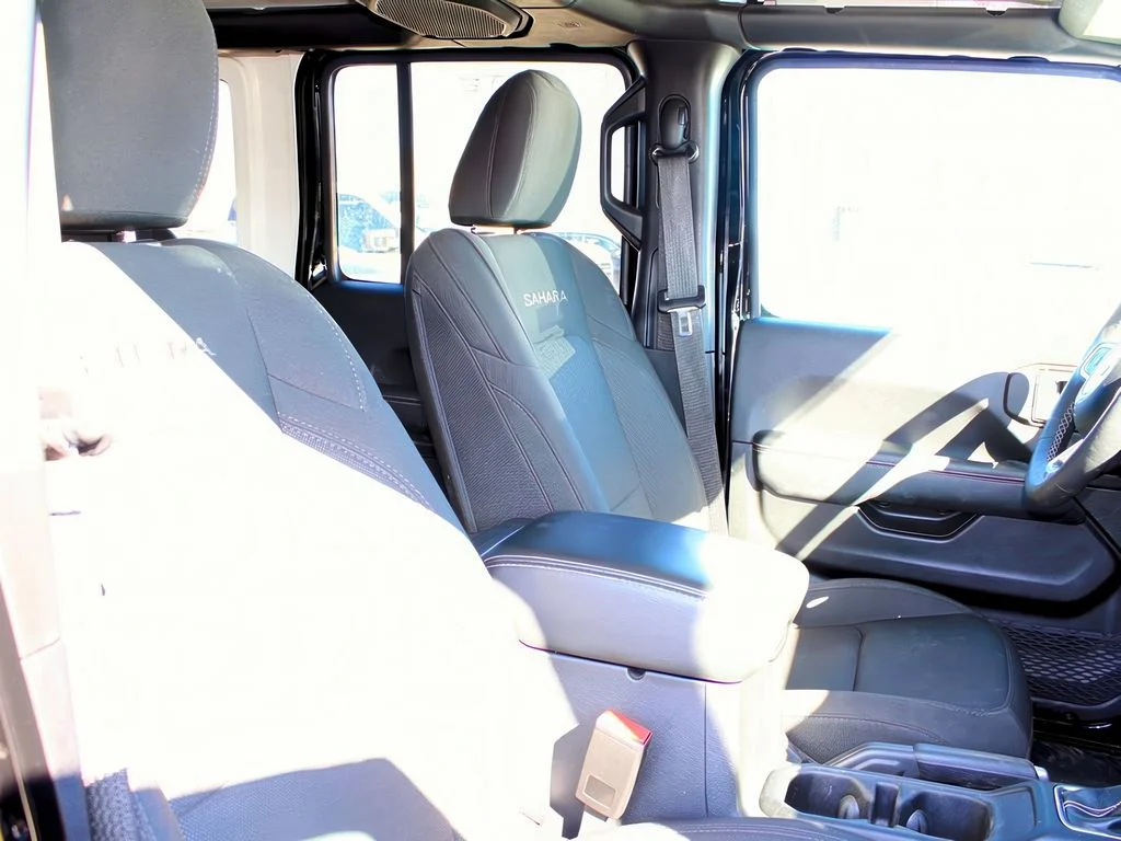 2023 Jeep Wrangler 4-Door Sahara - Photo 19
