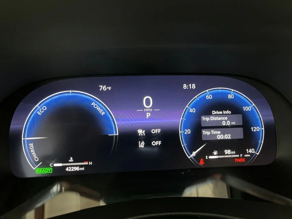 Used 2024 Gray Toyota Platinum image 9