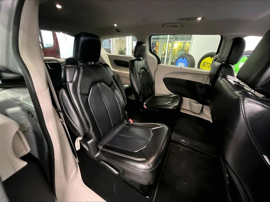 Used 2023 Silver Chrysler Touring L image 16