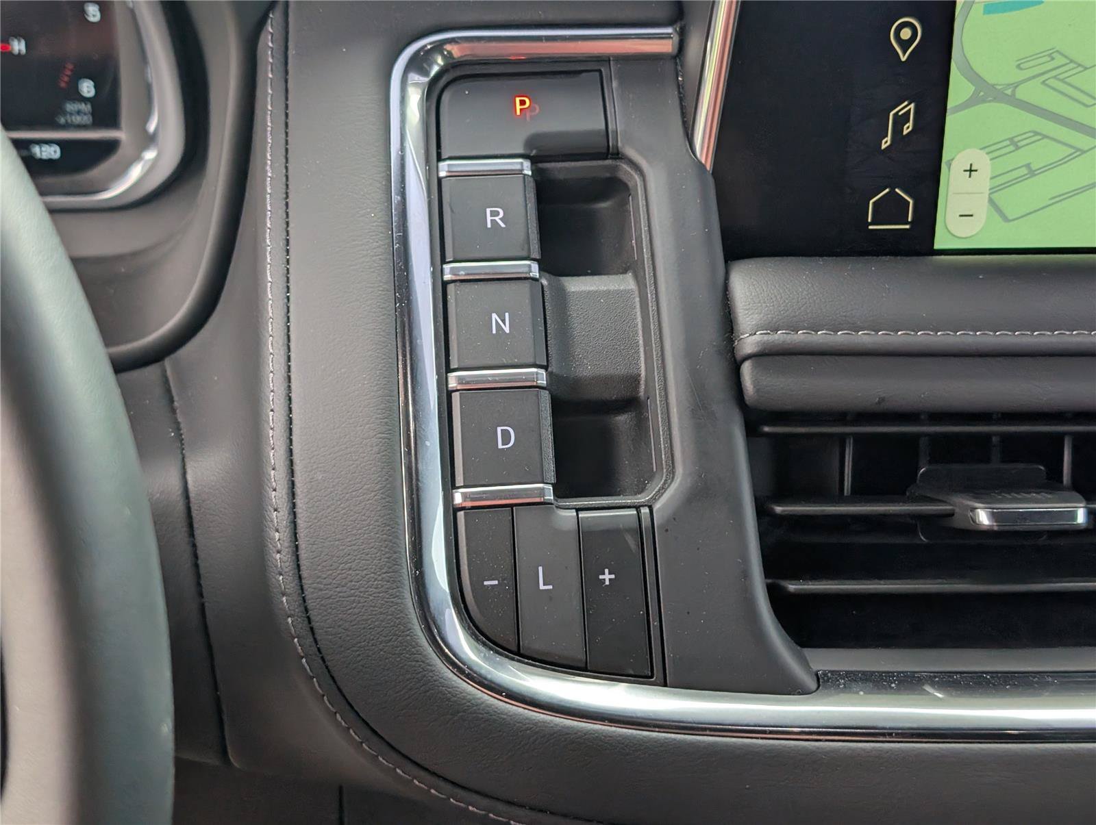 2024 GMC Yukon SLE - Photo 26
