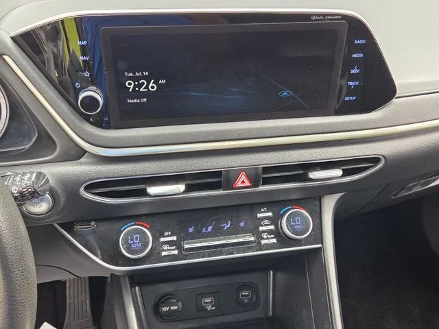 Used 2023 Silver Hyundai SEL image 17