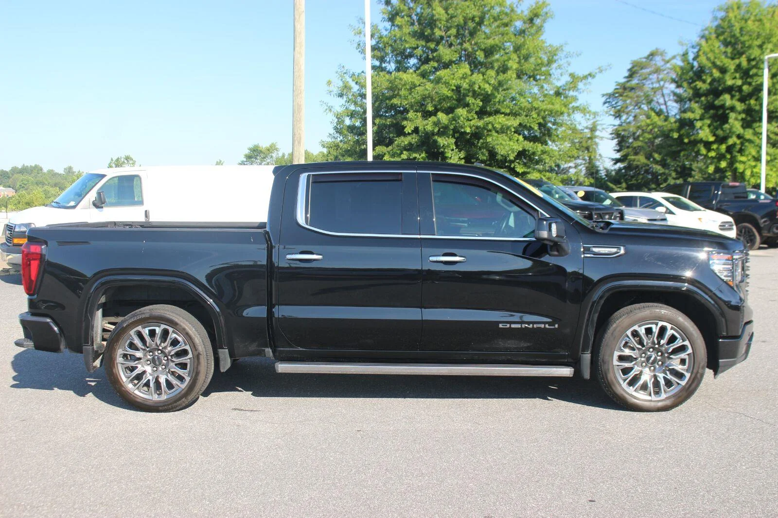 Used 2024 Onyx Black GMC Denali Ultimate image 8
