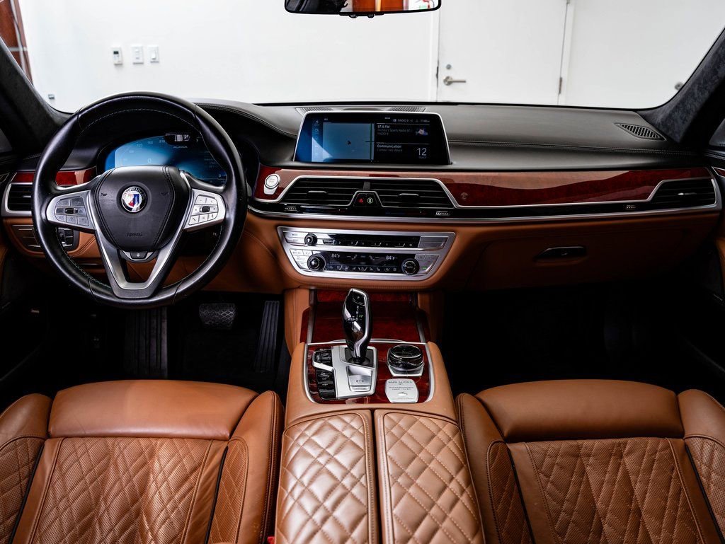 Used 2022 Twilight Purple Metallic BMW ALPINA B7 xDrive image 36