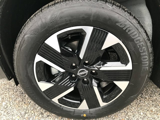 New 2026 Aspen White Tricoat Nissan SV image 9