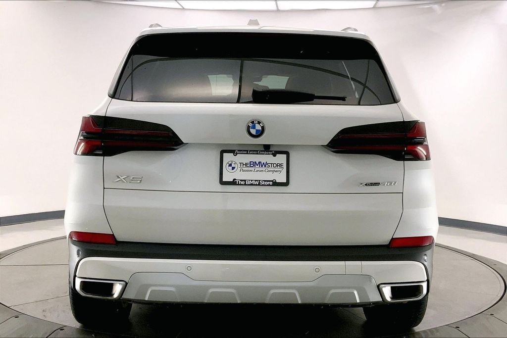 Used 2026 Mineral White Metallic BMW  image 3