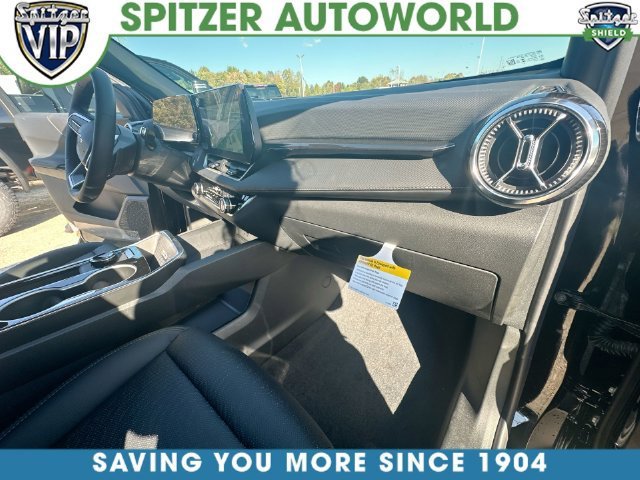 New 2027 Mosaic Black Metallic Chevrolet LT image 37