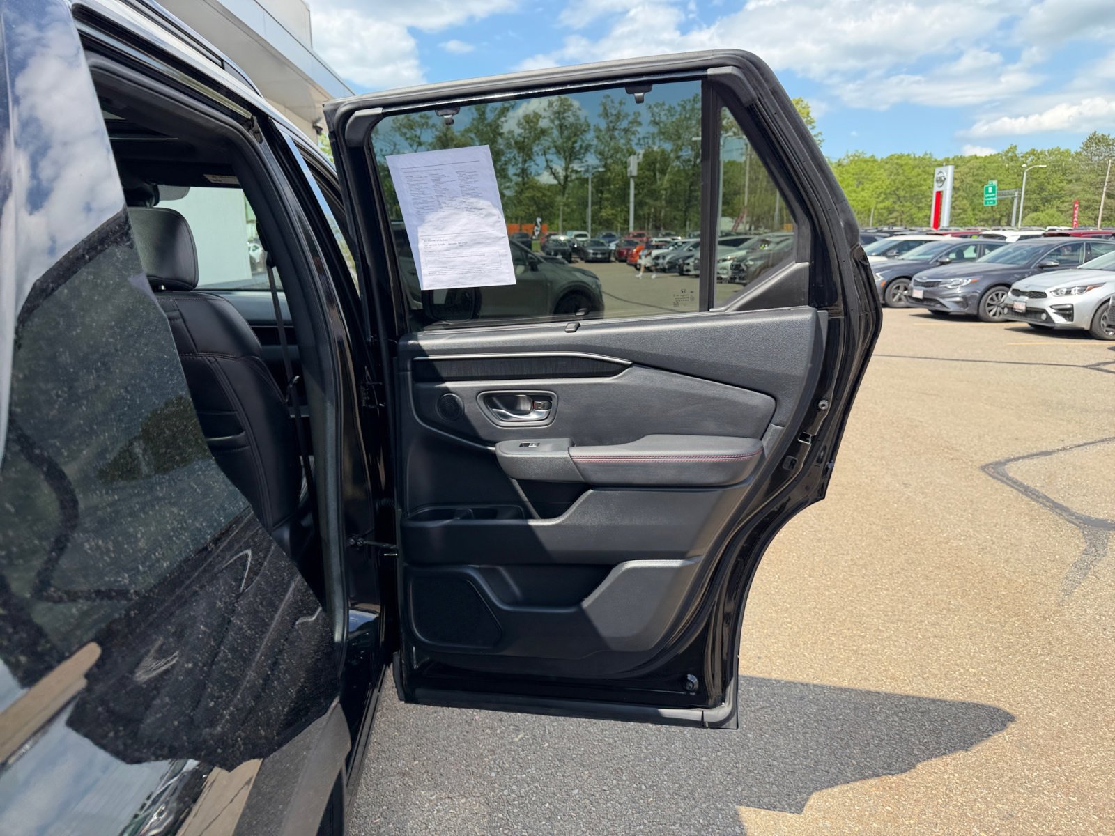 2025 Honda Pilot Black Edition - Photo 37