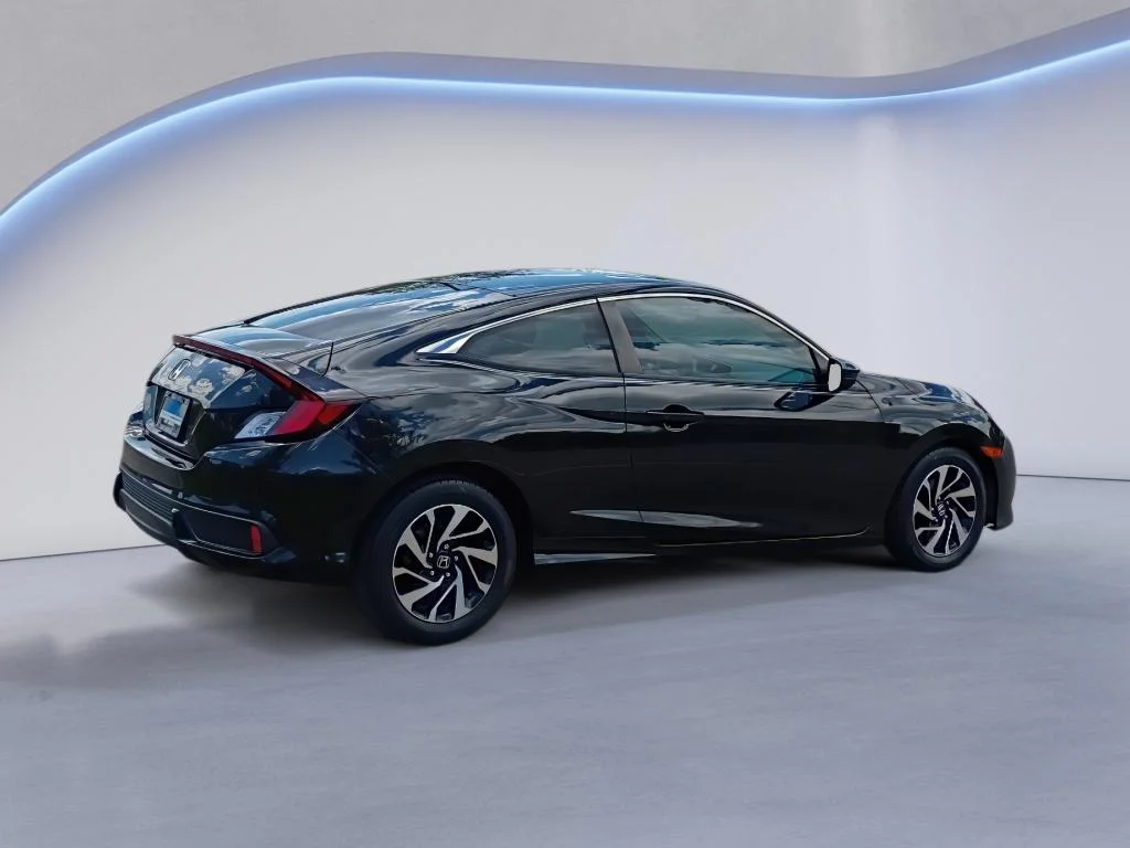 Used 2018 Crystal Black Pearl Honda LX-P image 6