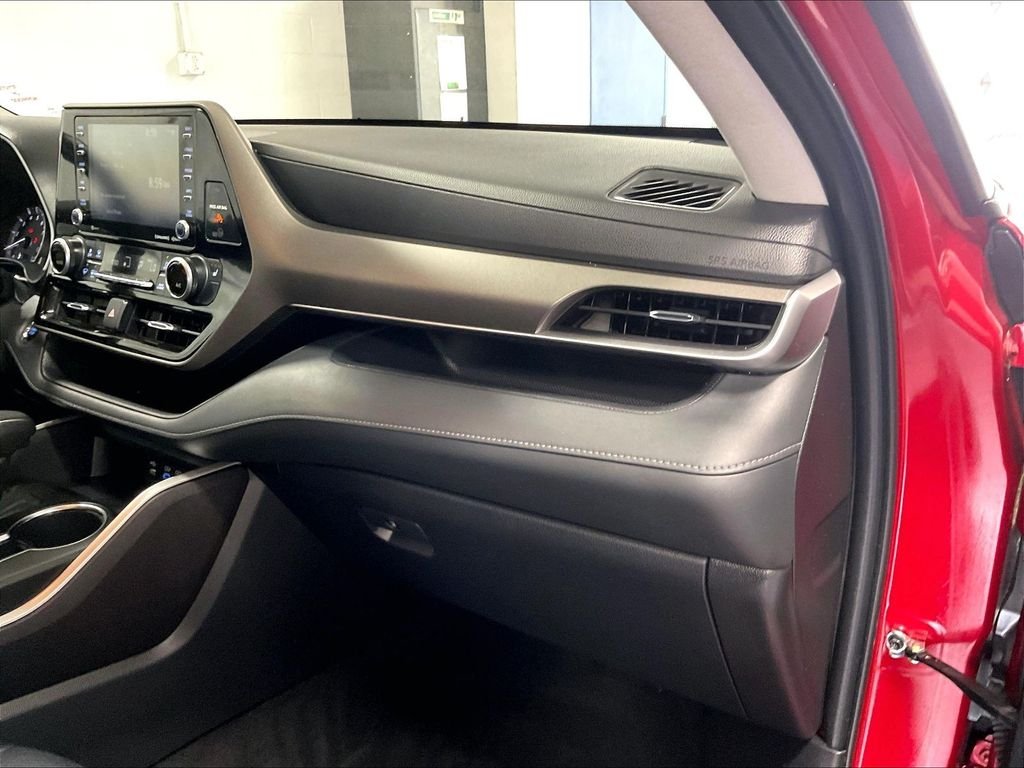 Used 2022 Red Toyota XLE image 13