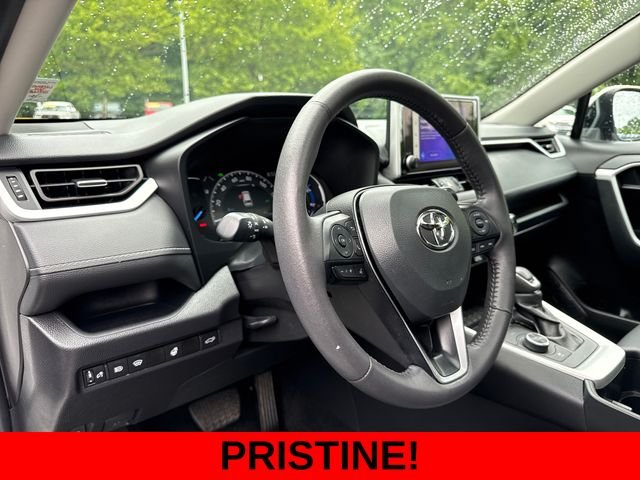 Used 2025 Beige Toyota XLE Premium image 15