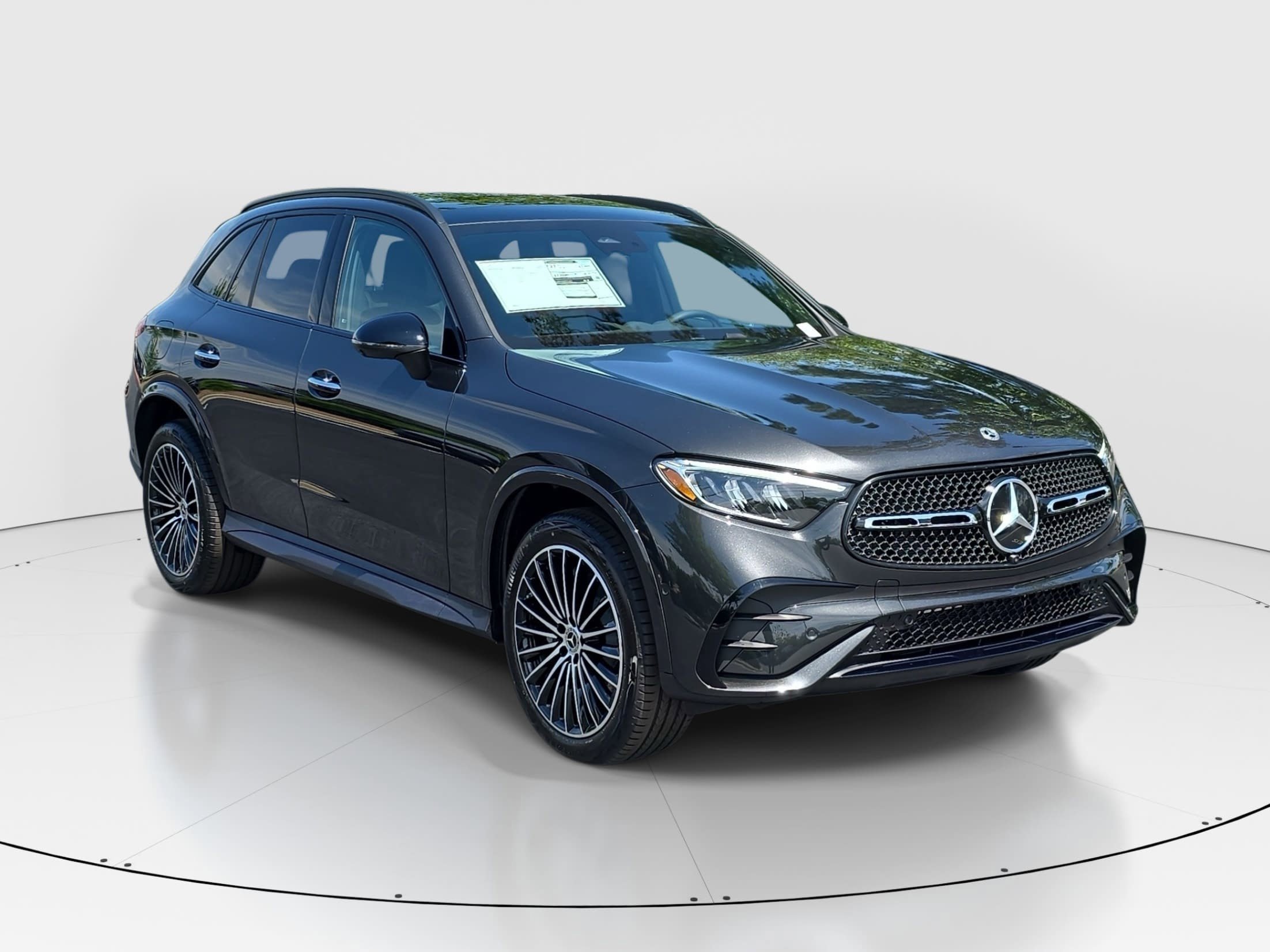 New 2026 Graphite Grey Metallic Mercedes-Benz GLC300 image 3
