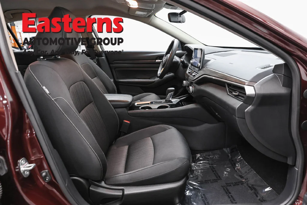Used 2024 Red Nissan 2.5 SV image 22