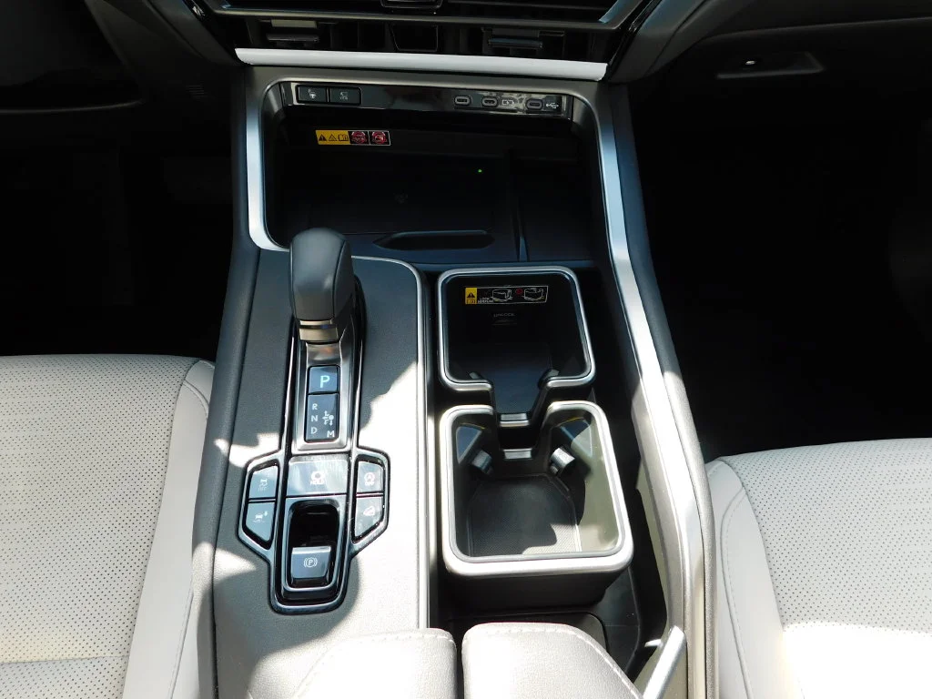 Used 2025 Beige Lexus 350 Premium image 31