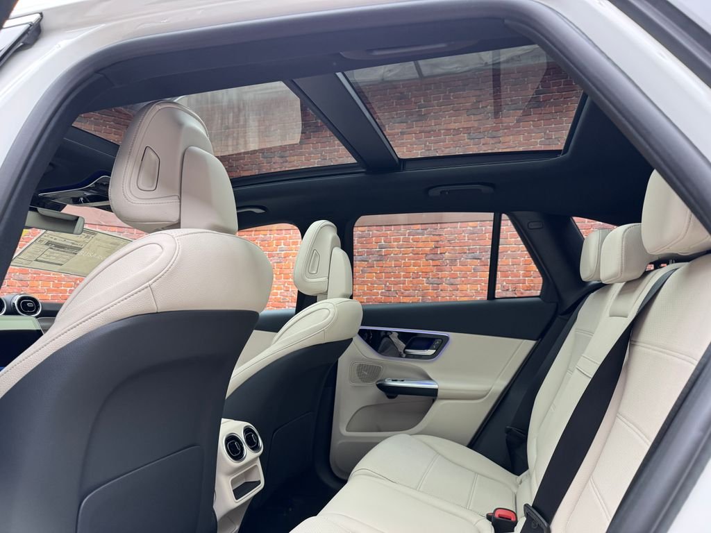 New 2026 White Mercedes-Benz GLC 300 image 3