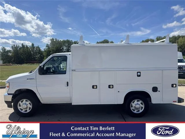 2026 Ford E-Series SRW E-350 Super Duty 138 in WB's photo