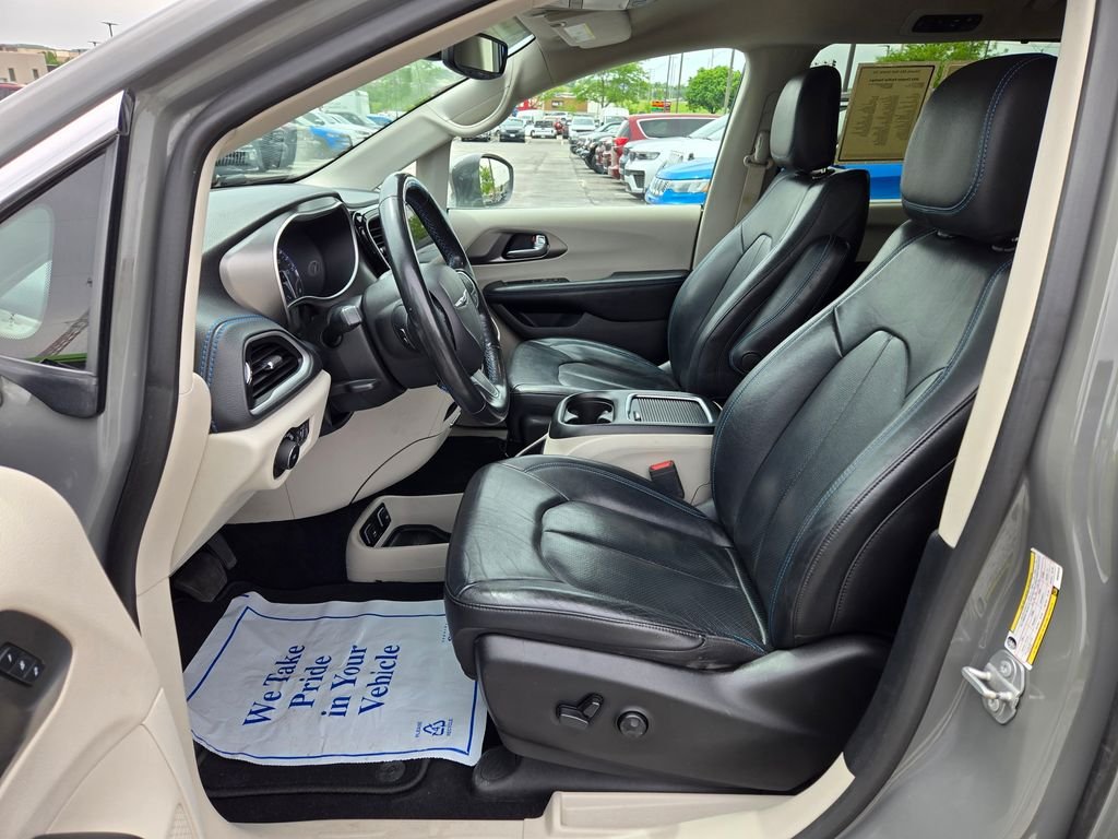 Used 2021 White Chrysler Touring L image 15