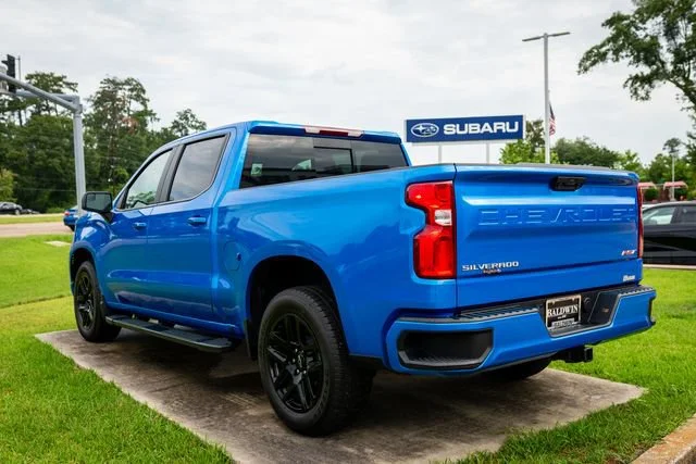 Used 2025 Riptide Blue Metallic Chevrolet RST image 4