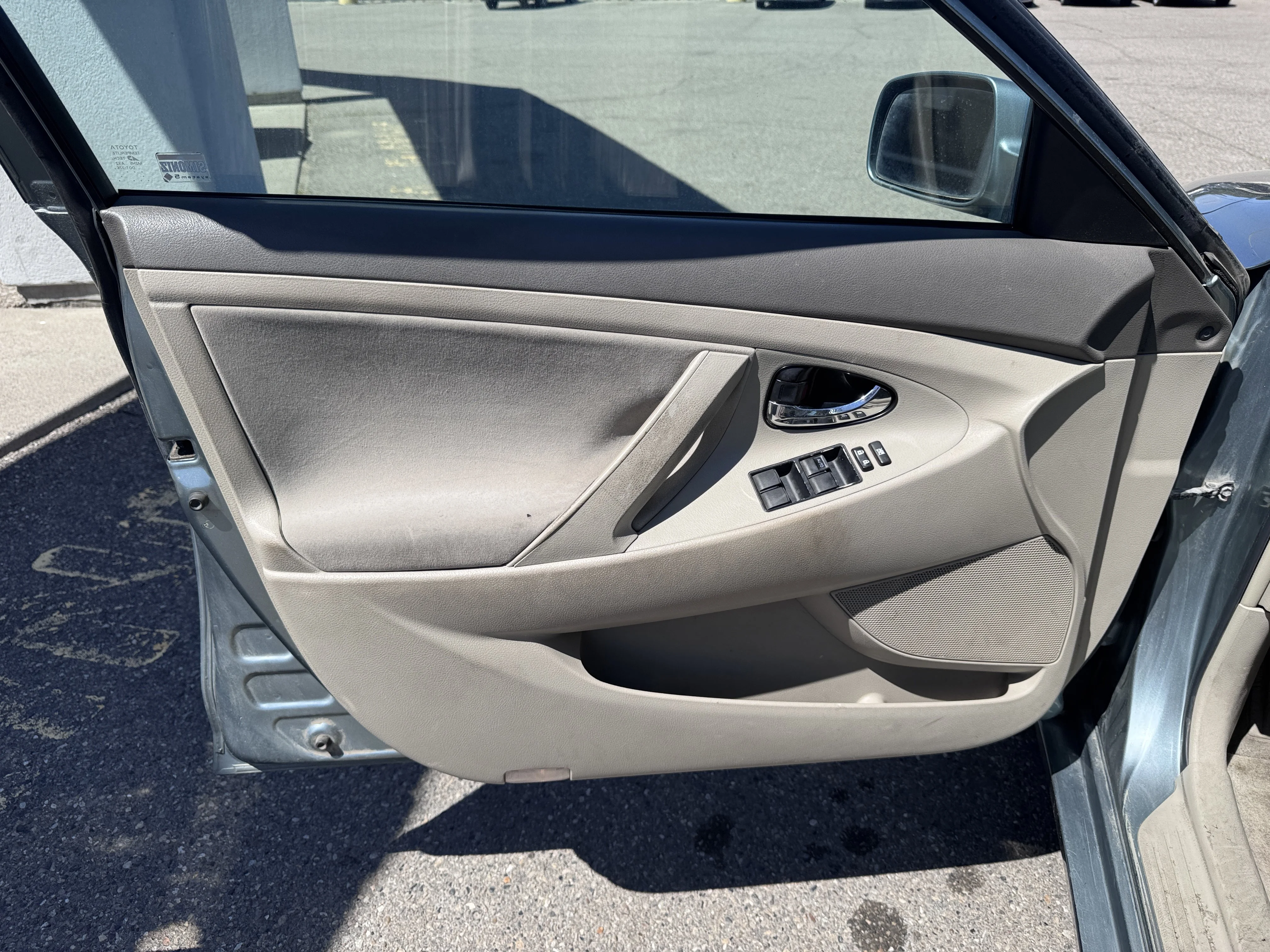 Used 2008  Toyota LE image 11