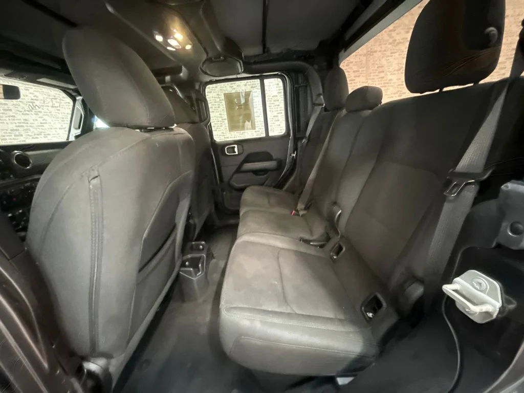 Used 2023 Granite Crystal Metallic Clearcoat Jeep Overland image 13
