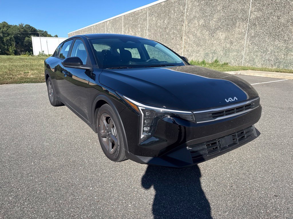 Used 2026 Black Kia LXS image 1