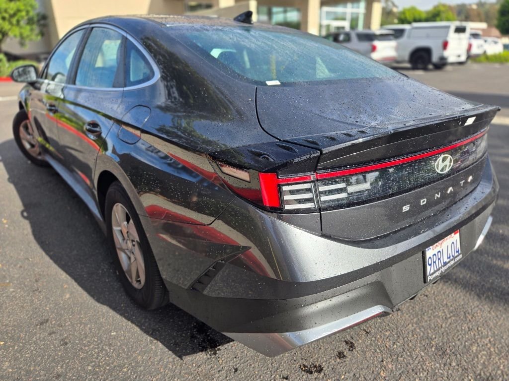 Used 2025 Gray Hyundai SE image 3