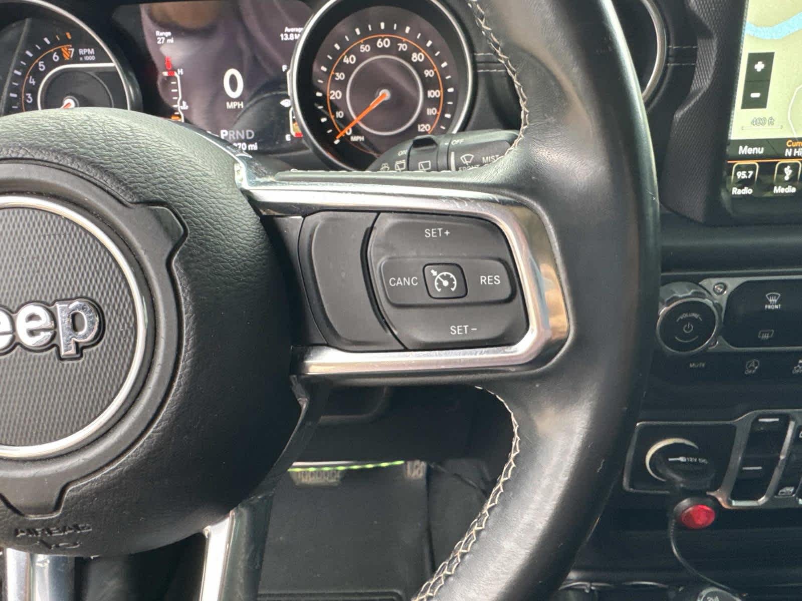 Used 2018  Jeep Sahara image 15