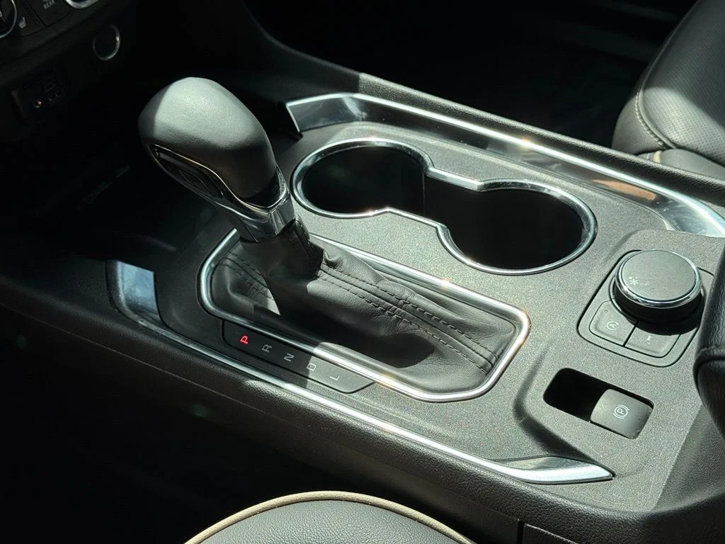 Used 2023 Gray Chevrolet Premier image 38