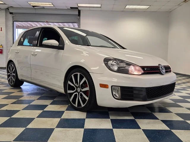 Used 2014 White Volkswagen Wolfsburg Edition image 1