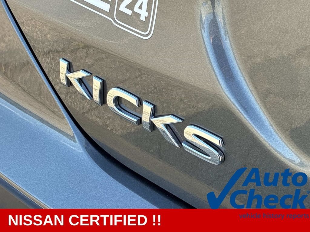 Used 2024 Gray Nissan SV image 12