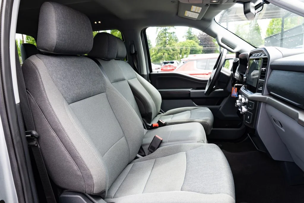 Used 2024 Gray Ford XLT image 24