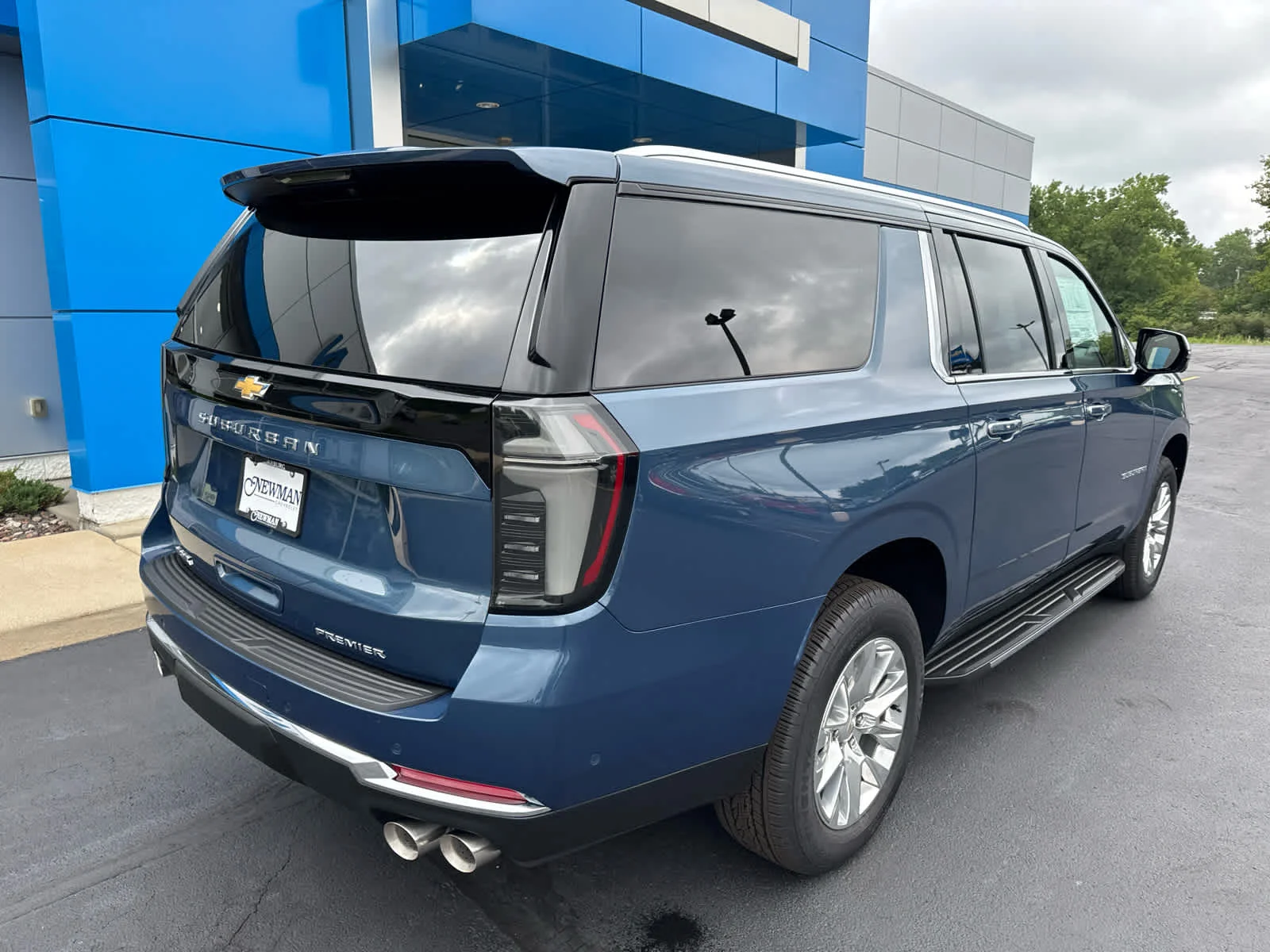 2026 Chevrolet Suburban Premier - Photo 8