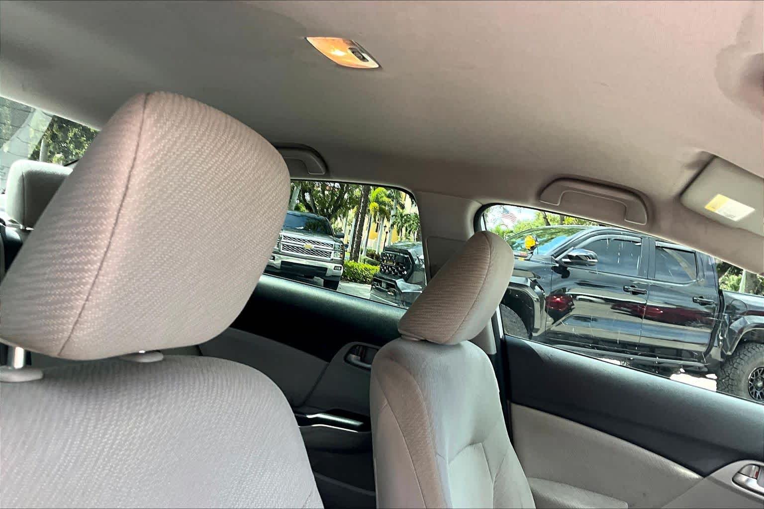 Used 2013 Alabaster Silver Metallic Honda LX image 14