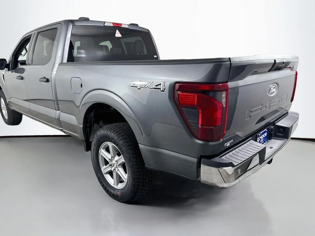 New 2026 Carbonized Gray Metallic Ford XLT image 5