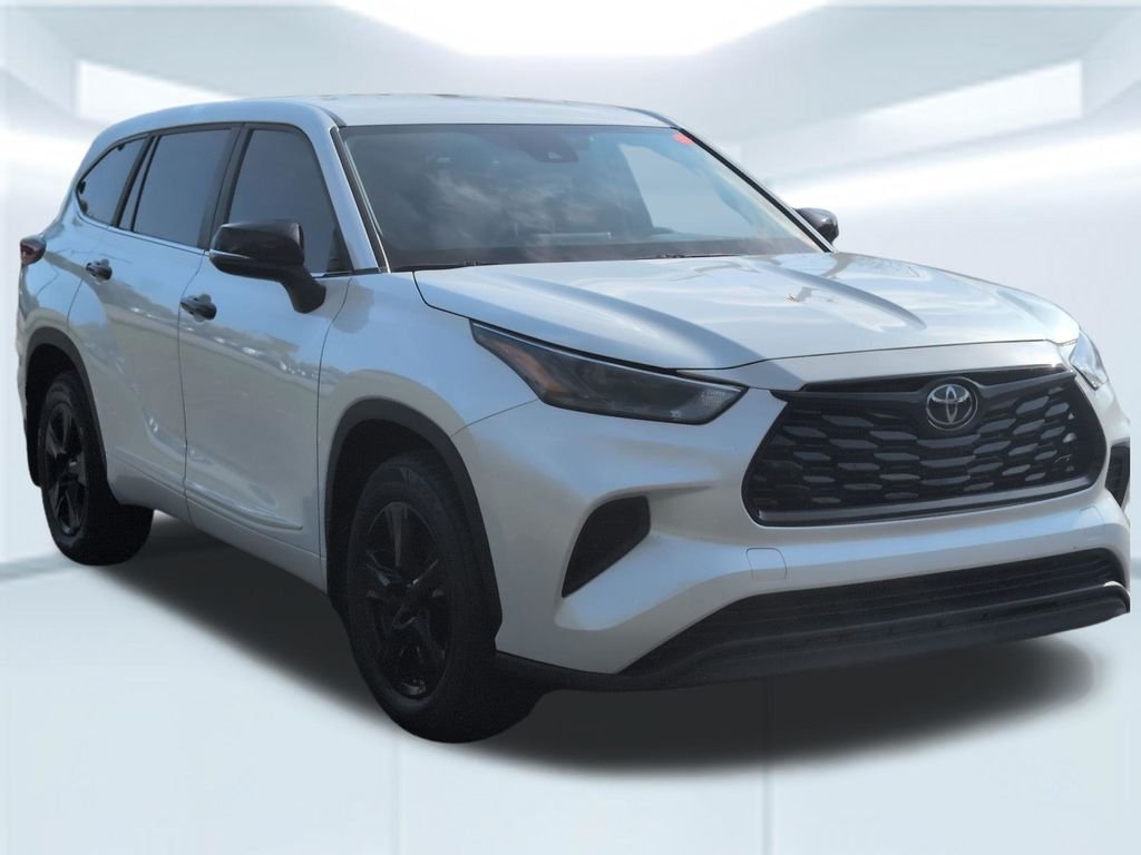 Used 2023 Beige Toyota L image 4