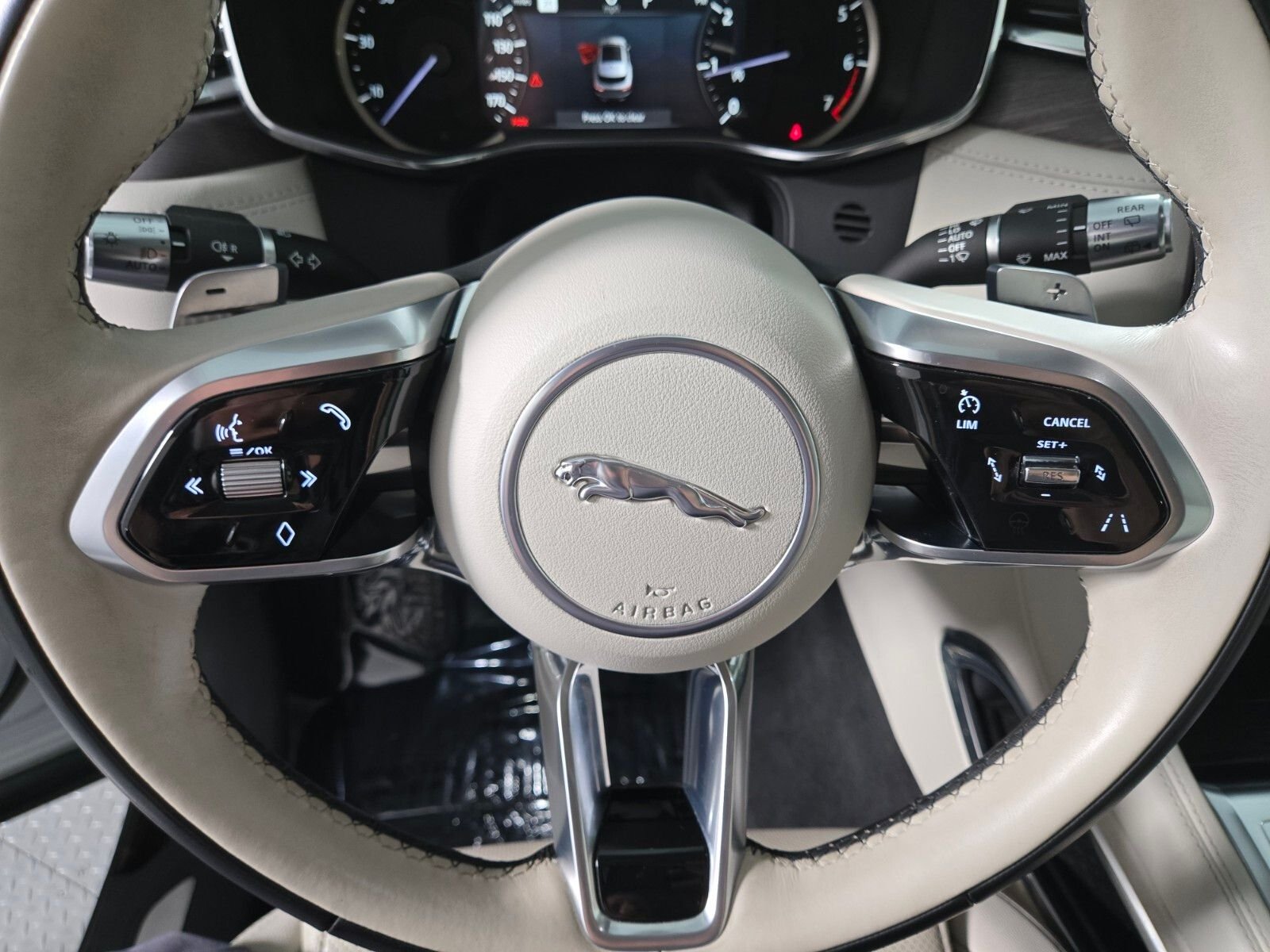 2023 Jaguar F-Pace S - Photo 23