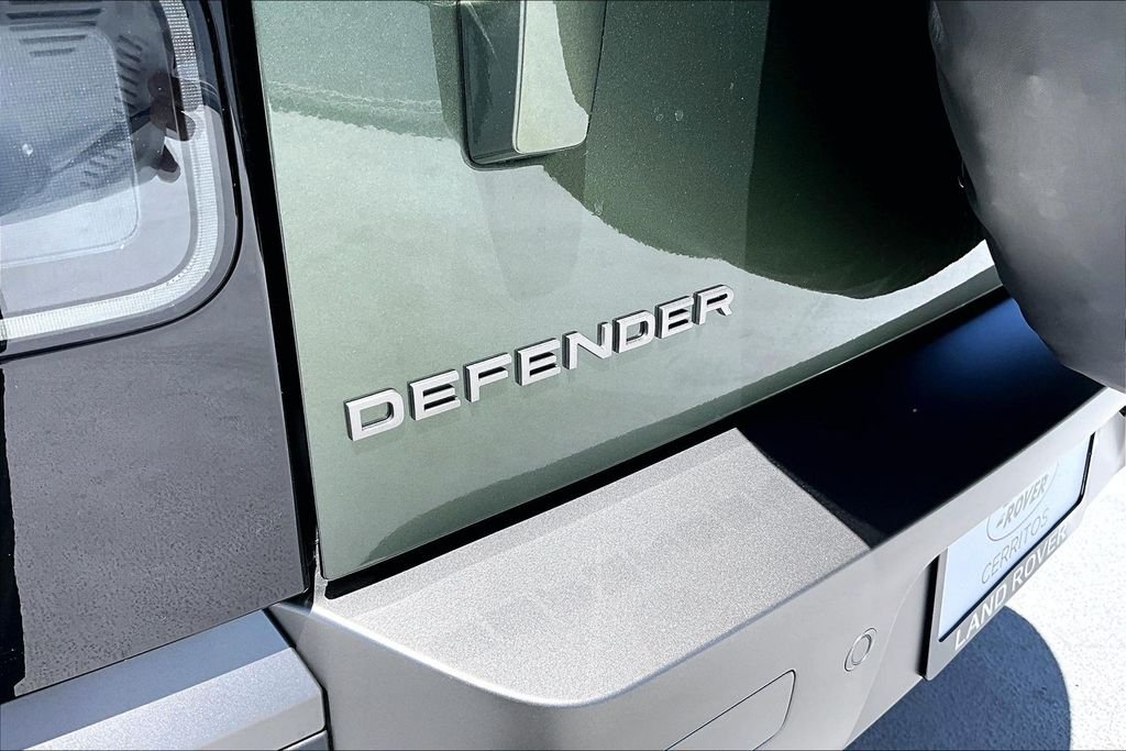 New 2026 BELGRAVIA GREEN Land Rover S image 9