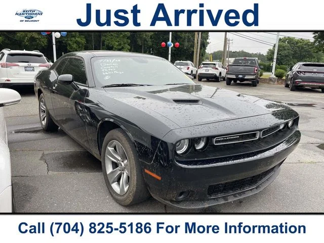 2020 Dodge Challenger SXT Auto's photo