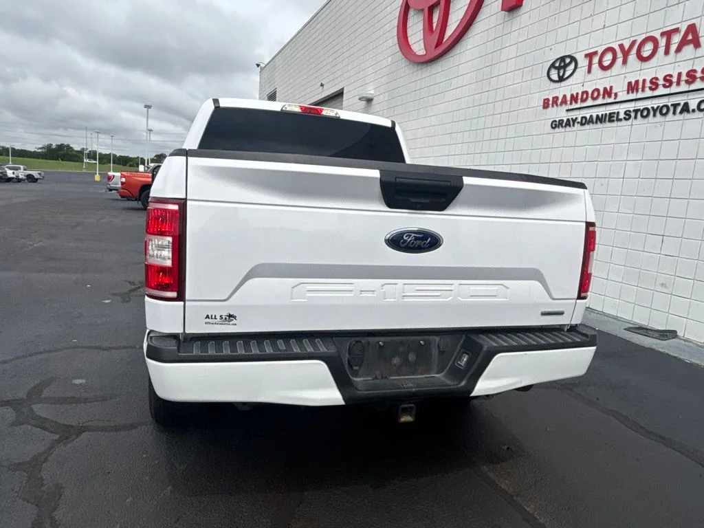 Used 2019 White Ford XL image 24