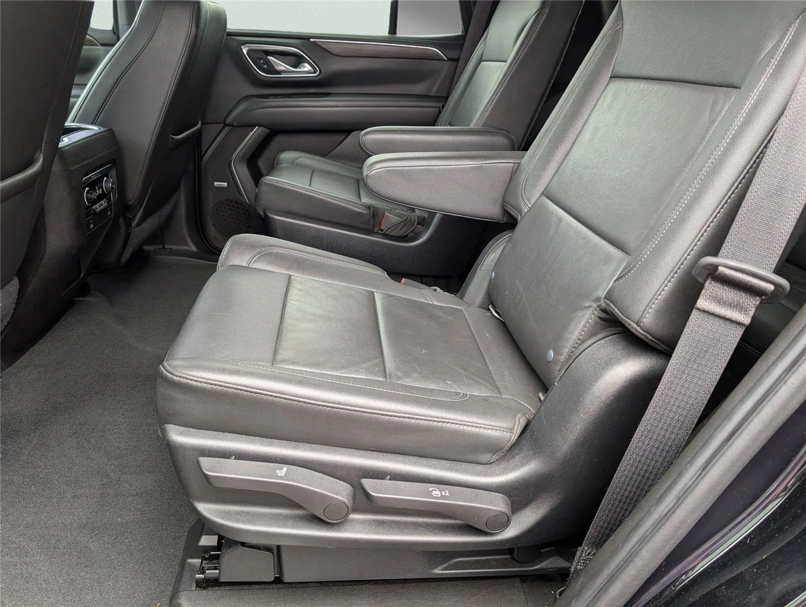 Used 2021 BLACK Chevrolet Z71 image 32