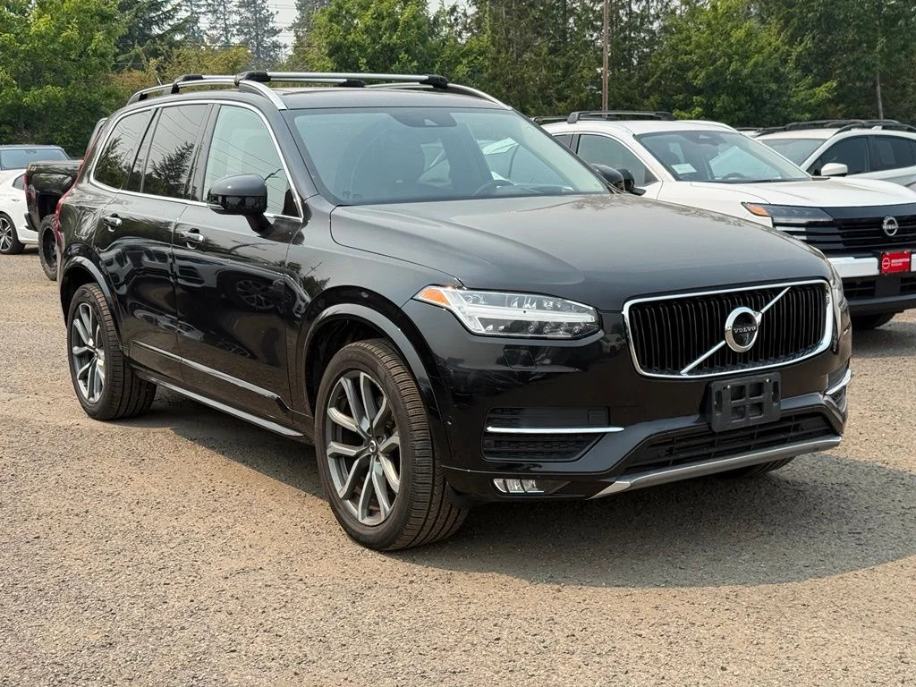 Used 2019 Black Volvo T6 Momentum image 1