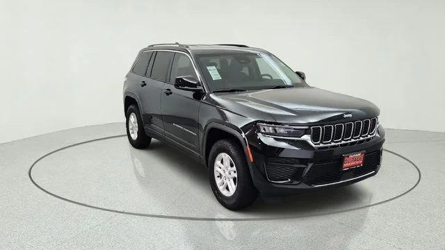 Used 2023 Black Jeep Laredo image 56