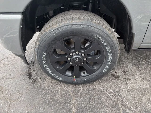 New 2026 Ceramic Gray Clear-Coat Exterior Paint RAM Laramie image 12