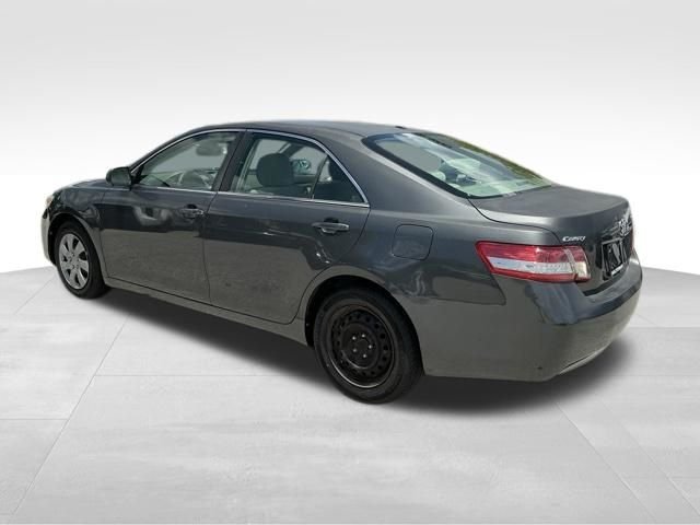 Used 2011 Gray Toyota LE image 6