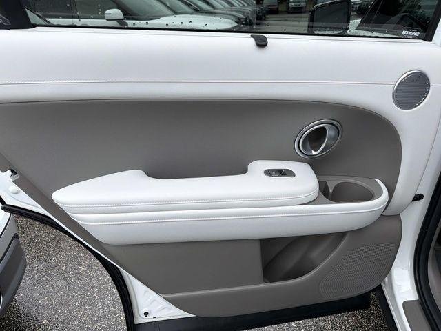 New 2027 White Hyundai Blue SEL 7P image 17