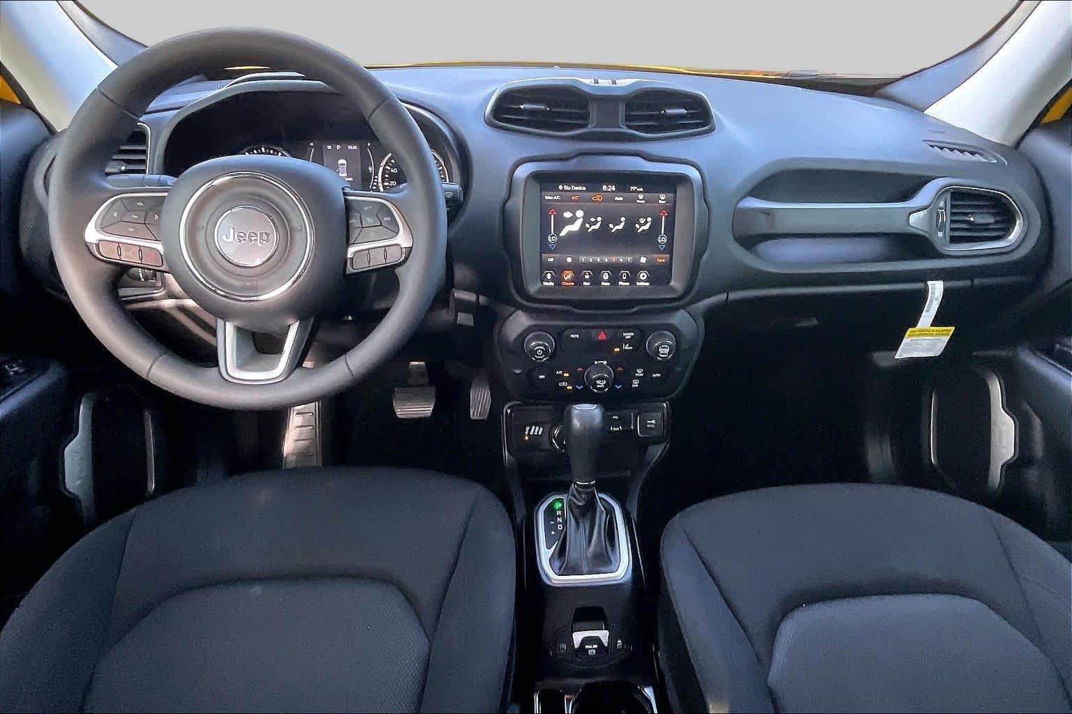 Used 2023 Solar Yellow Clearcoat Jeep Latitude image 15