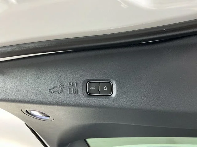 New 2026 Oxford White Ford Tremor image 35