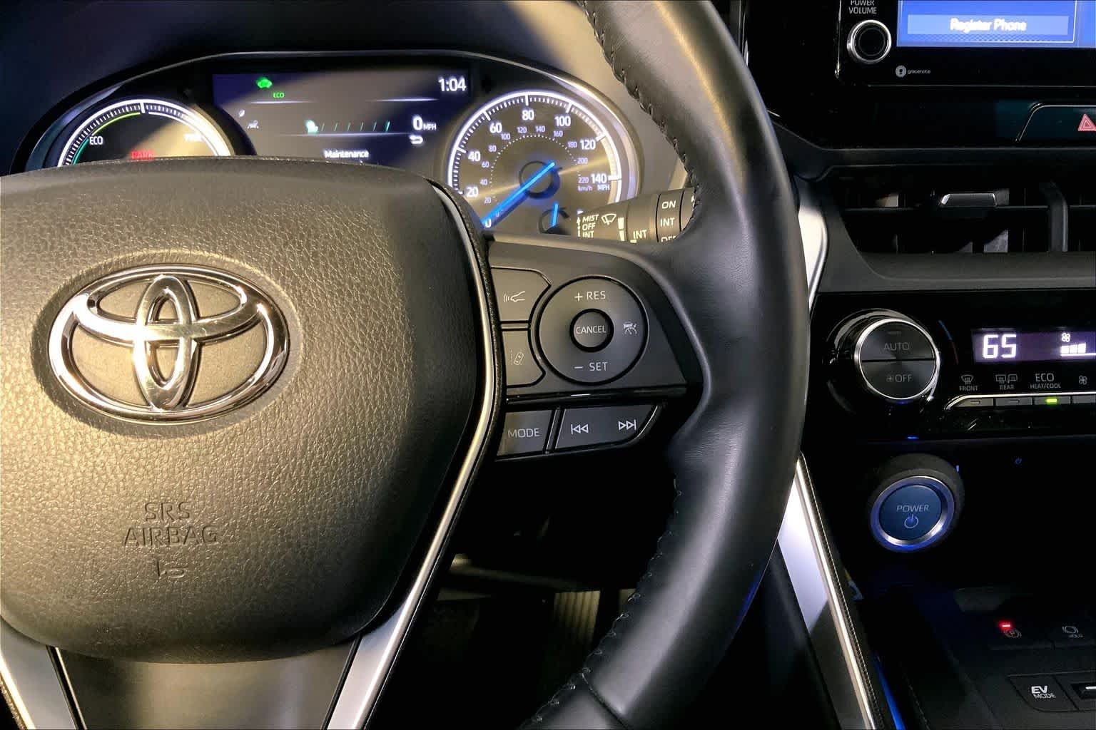 Used 2022 Titanium Glow Toyota XLE image 25