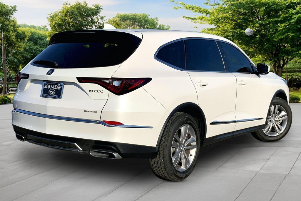 Used 2025  Acura Base image 6