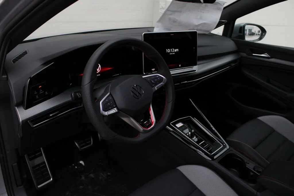 2026 Volkswagen Golf GTI SE - Photo 2